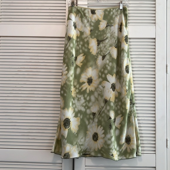 jonathan martin Dresses & Skirts - SOPHISTICATES BY JONATHAN MARTIN  Daisy Floral Midi Skirt